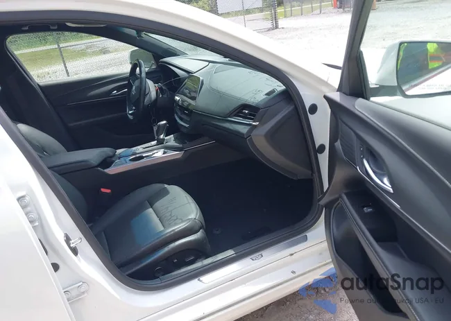 1G6DB5RK5R0103234: 42120527