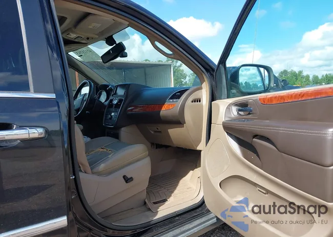 2C4RC1CG4FR509973: 42121743