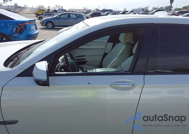 WBAYE8C52FD785162: 42121389