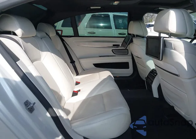 WBAYE8C52FD785162: 42121389