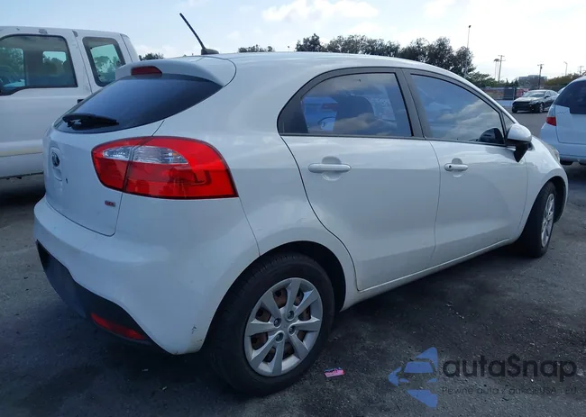 KNADM5A3XD6237154: 42121445