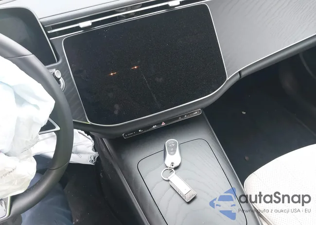 W1KLF4HB8RA051431: 42121553