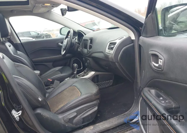 3C4NJDBB3JT246070: 42122546