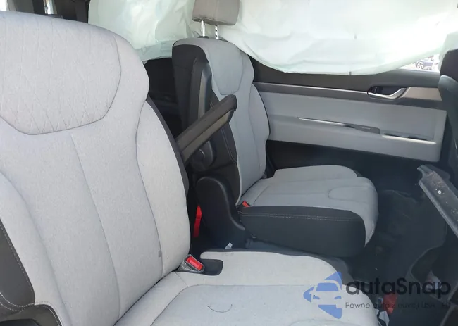 KM8R3DHE3NU362227: 42123101