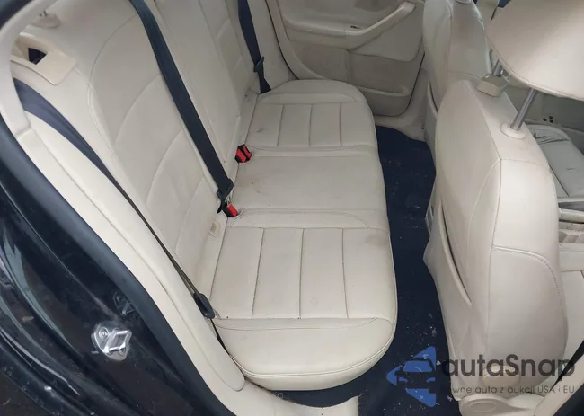 3VWRZ7AJ7AM162121: 42123570