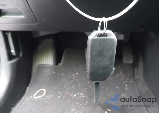 3KPF24AD8ME276839: 42123748