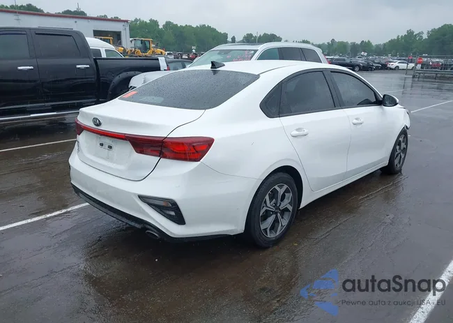 3KPF24AD8ME276839: 42123748