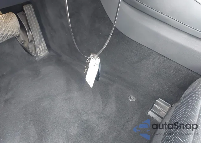 WDDUG8DB7JA392449: 42123865