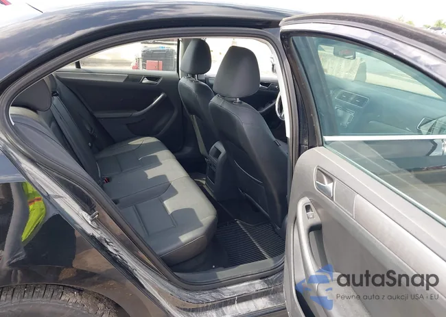 3VWLL7AJ2EM415312: 42123936