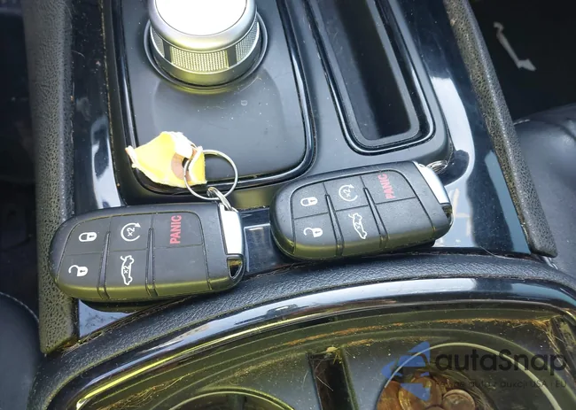 2C3CCAGG2JH177647: 42123990