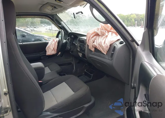 1FTYR44U55PA18280: 42124108