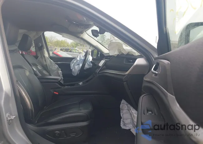 1C4RJKBG3N8563661: 42123245