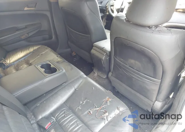 1HGCP2F63BA008317: 42123527