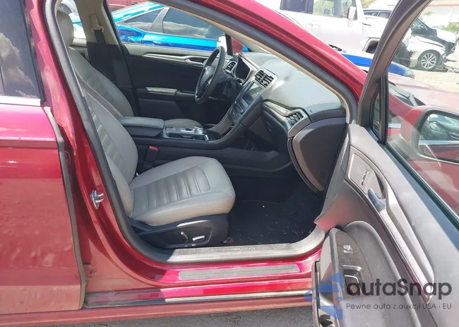 3FA6P0HD7HR121784: 42124603