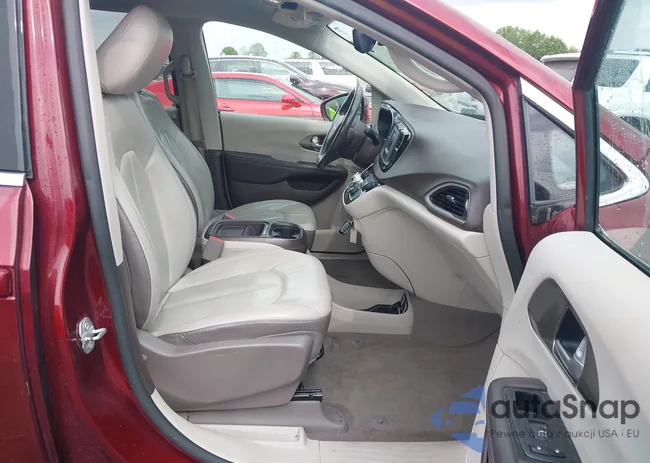 2C4RC1BG0HR702383: 42124646