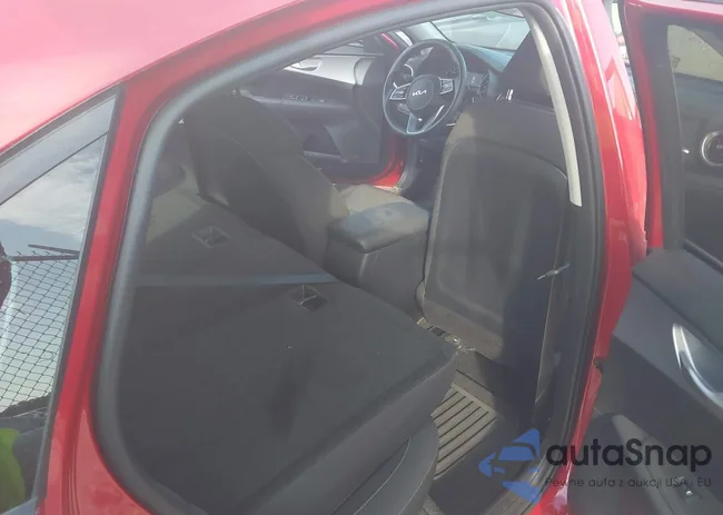 3KPF24AD6RE789580: 42124716