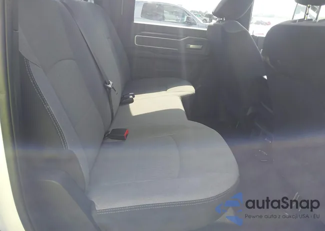 3C6UR5JJ0NG248027: 42124773