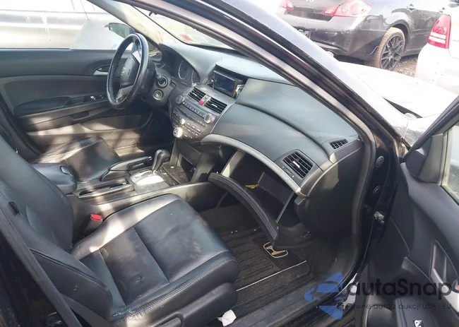 1HGCP2F61CA152563: 42124902