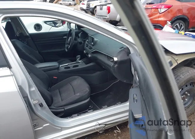 1N4BL4BV9MN388070: 42124282