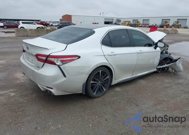 4T1B61HK9JU008977: 42125820