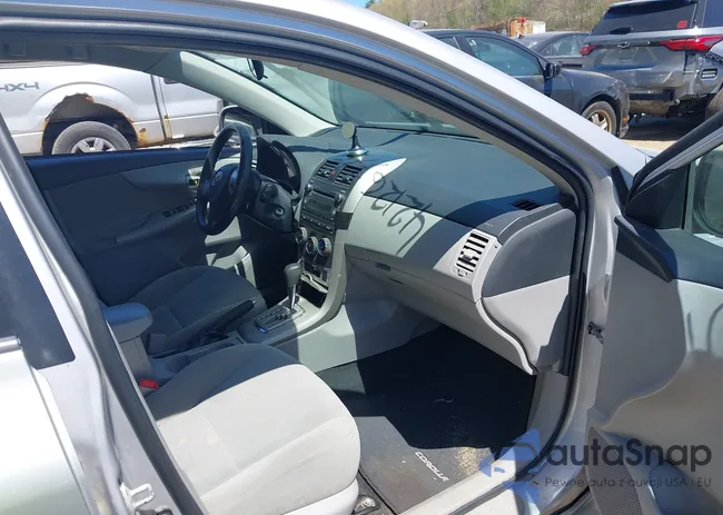 2T1BU4EE8BC688573: 42126775