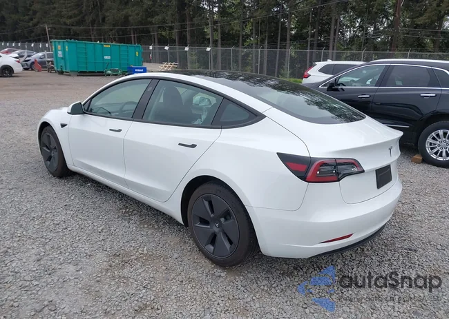 5YJ3E1EAXPF611882: 42126953