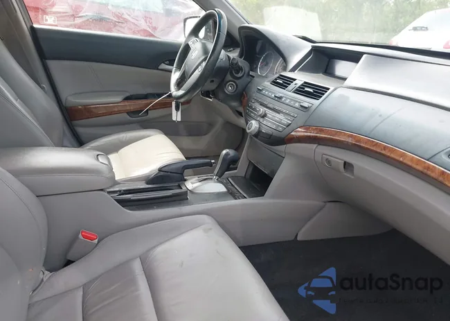 1HGCP2F80CA213645: 42127120