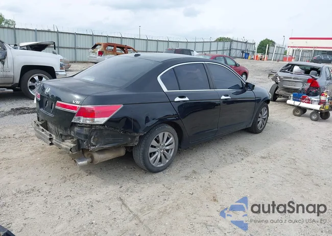 1HGCP3F86CA009325: 42127124