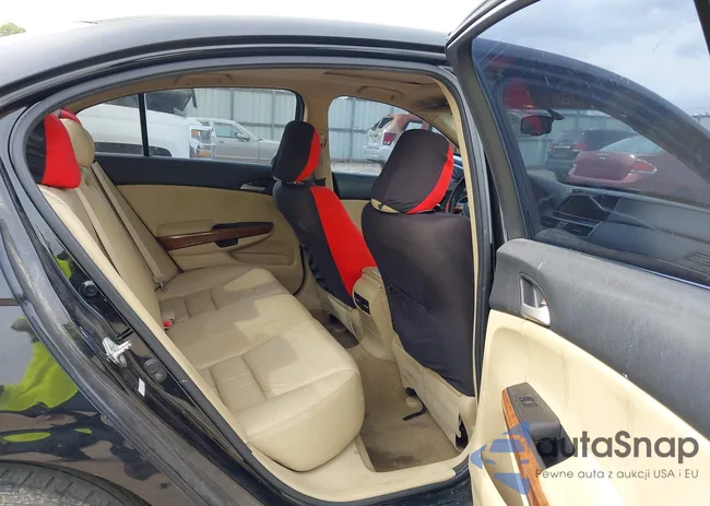 1HGCP3F86CA009325: 42127124