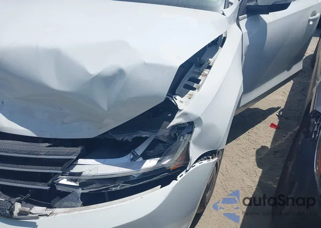 3VWDB7AJ6HM303656: 42127127