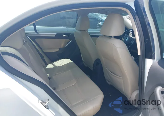 3VWDB7AJ6HM303656: 42127127