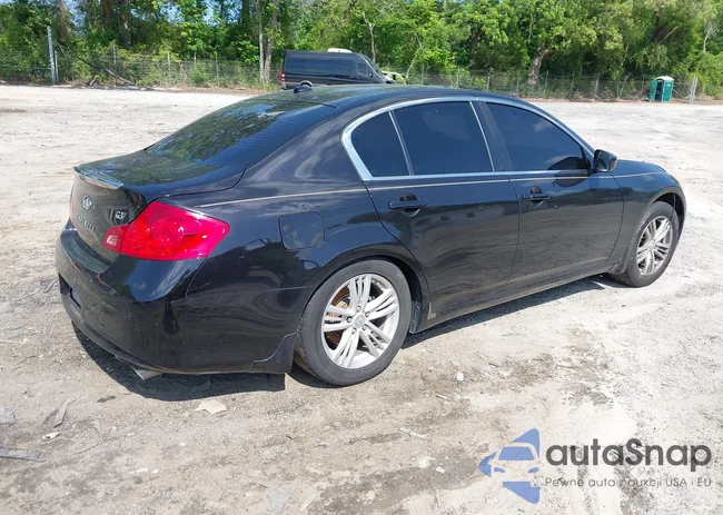 JN1CV6AP7CM935786: 42126279