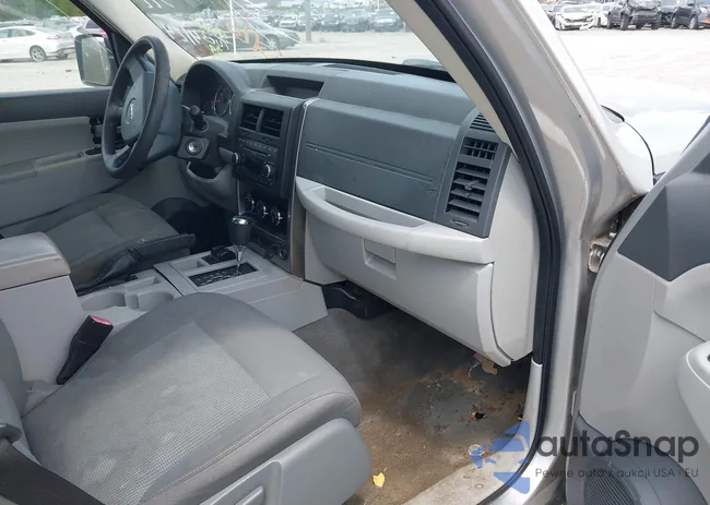 1J8GN28K98W174572: 42126341