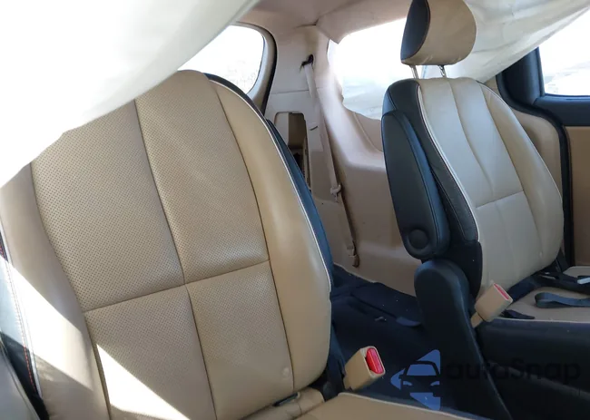 KNDMC5C19F6050492: 42126444