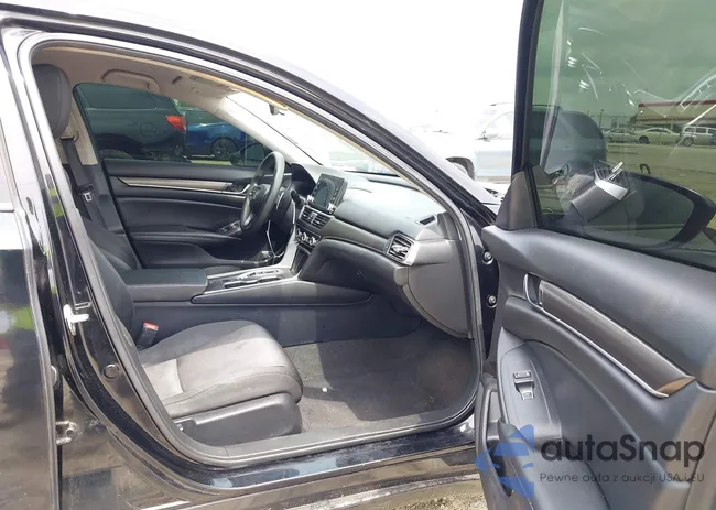 1HGCV3F17KA010975: 42127789