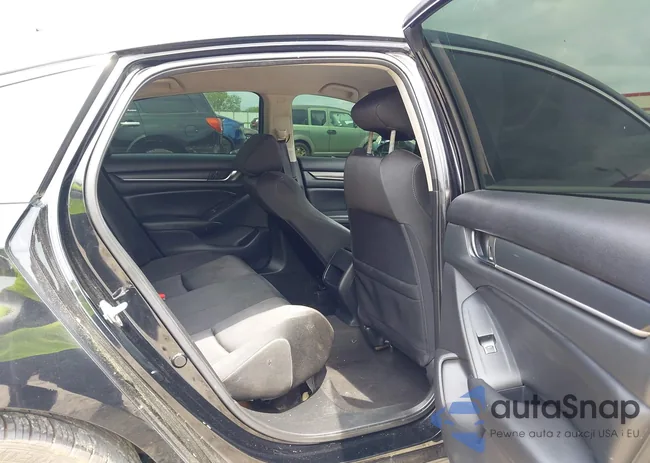 1HGCV3F17KA010975: 42127789