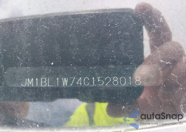JM1BL1W74C1528018: 42127360