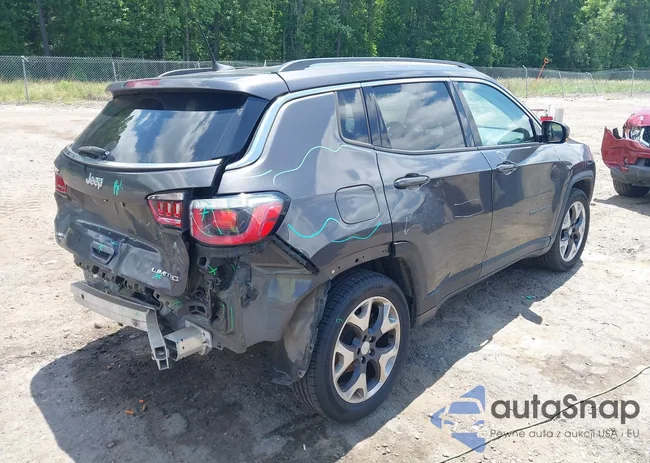 3C4NJCCB8LT158403: 42128564