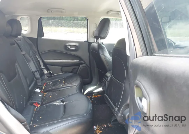 3C4NJCCB8LT158403: 42128564