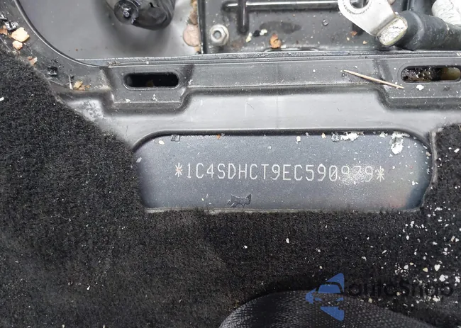 1C4SDHCT9EC590979: 42128143