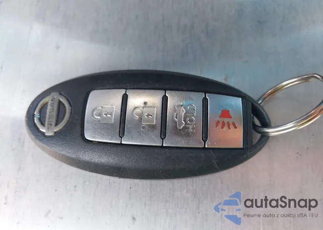 1N4AA5AP5BC815960: 42128156