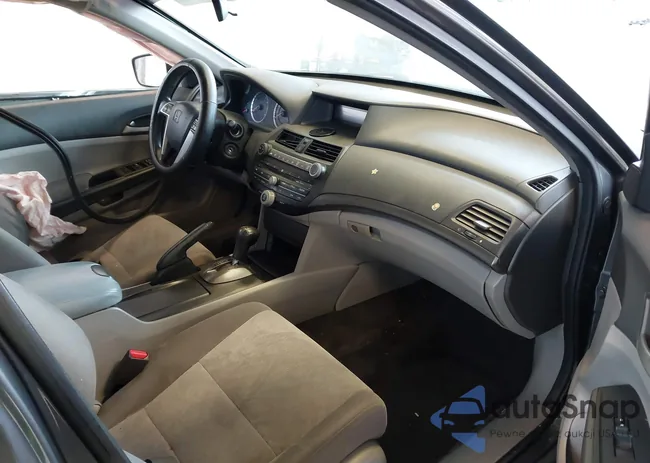 1HGCP2F31AA162125: 42128465