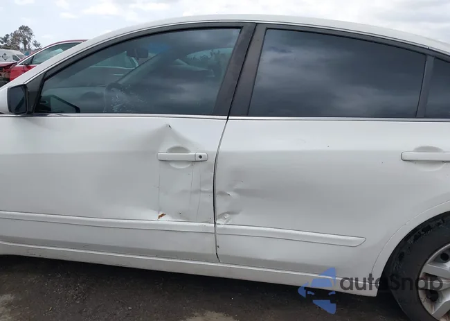 1N4AL2AP4BN497519: 42129200