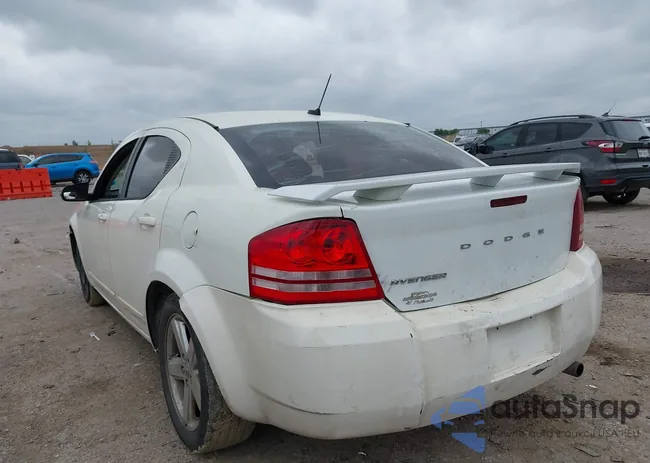 1B3LC56R88N603592: 42130573