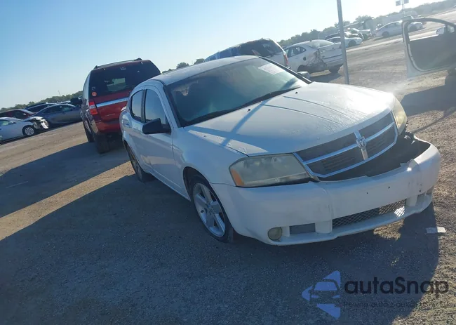 1B3LC56R88N603592: 42130573