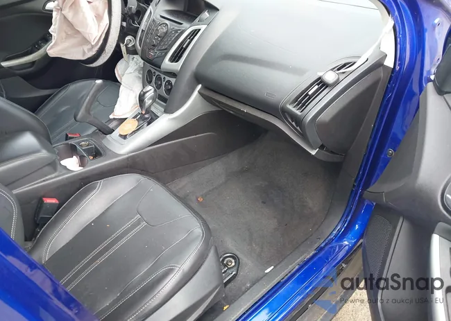 1FADP3F2XEL268847: 42130670