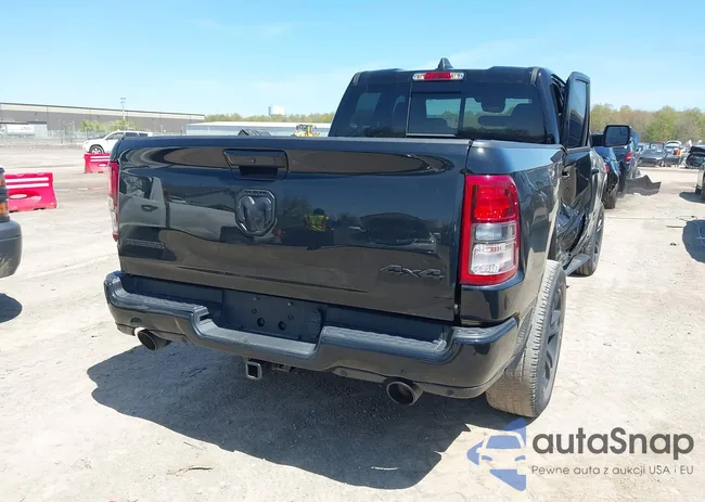 1C6SRFBT8MN728741: 42130681