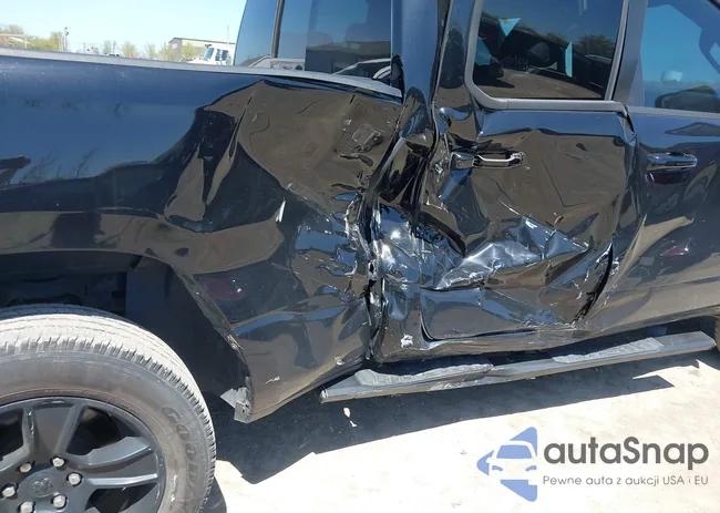 1C6SRFBT8MN728741: 42130681