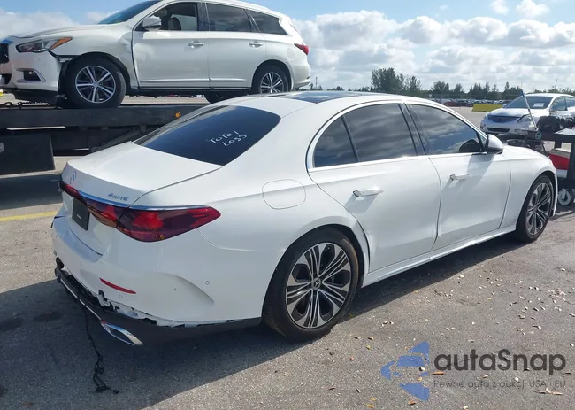 W1KLF4HBXSA090480: 42131030