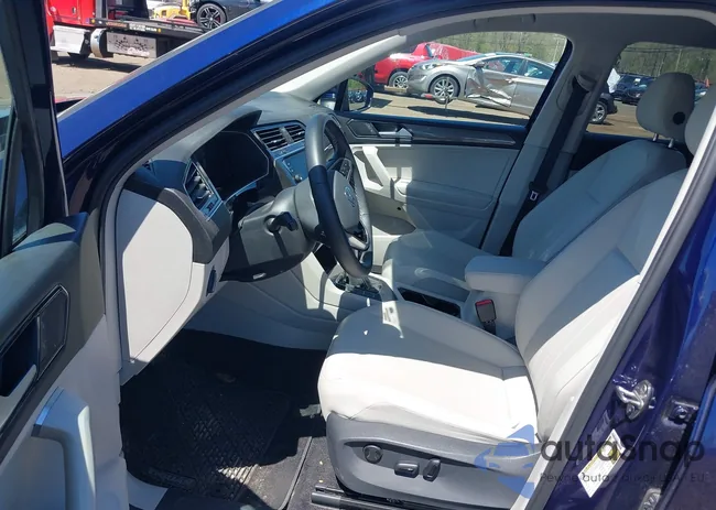 3VV3B7AX4PM117343: 42130196